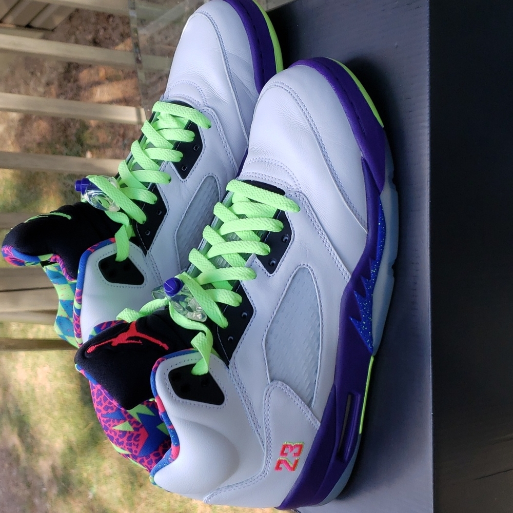 Used pair of shoes- Jordan retro alternate bel air men size 10.5